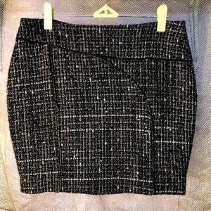 Bebe Charcoal Tweed Mini Skirt With Faux Leather Trim, Size 6